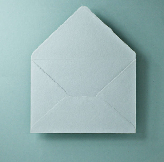 Büttenpapier-Umschlag B6 - Dreieckslasche - lichtgrau