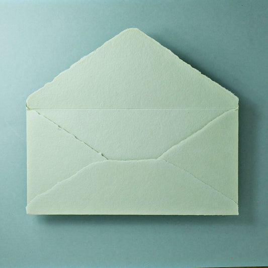 Büttenpapier-Umschlag DIN-lang - Dreieckslasche - matcha