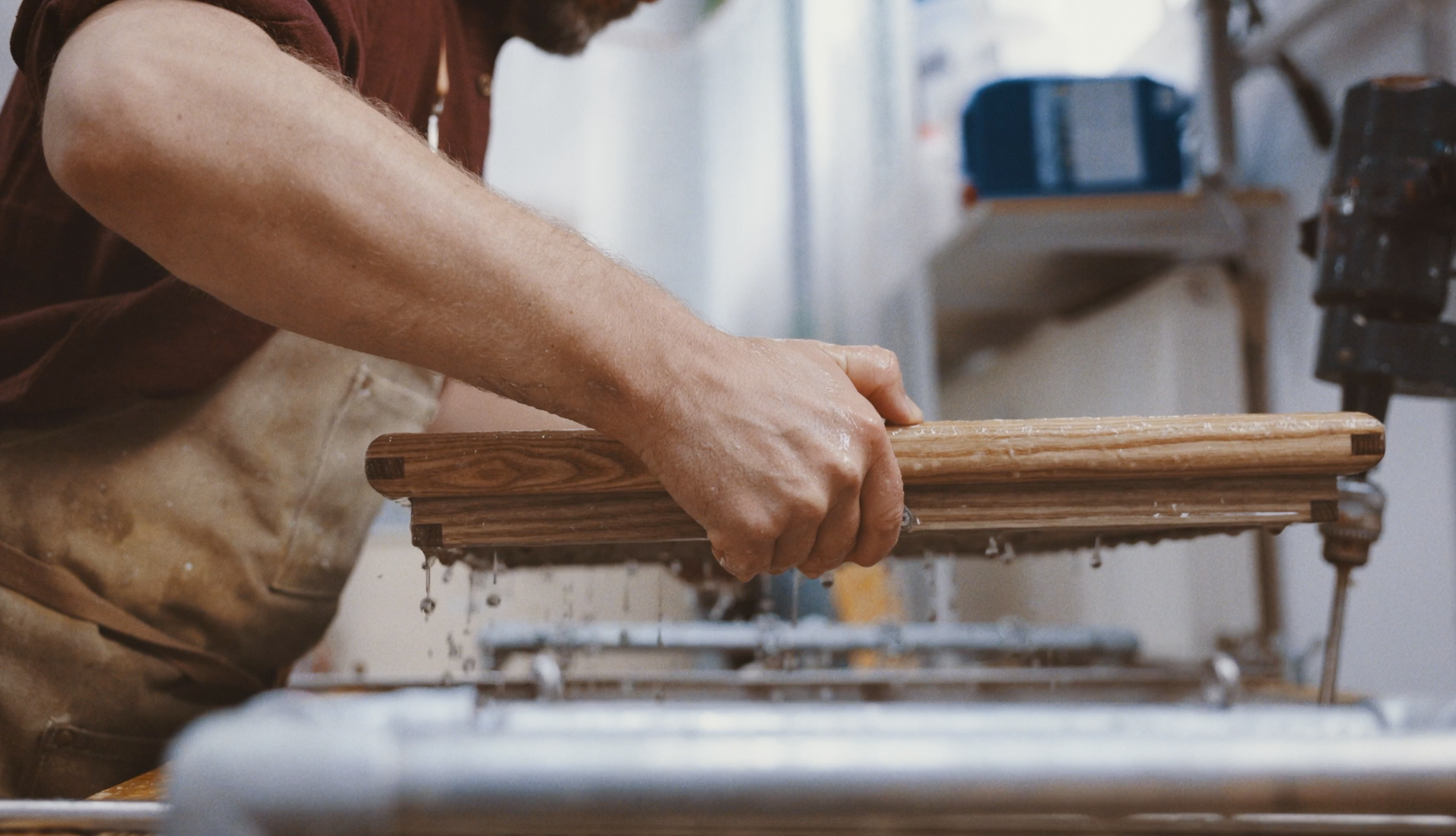 Video laden: handpapermaking process papieroffizin fürth