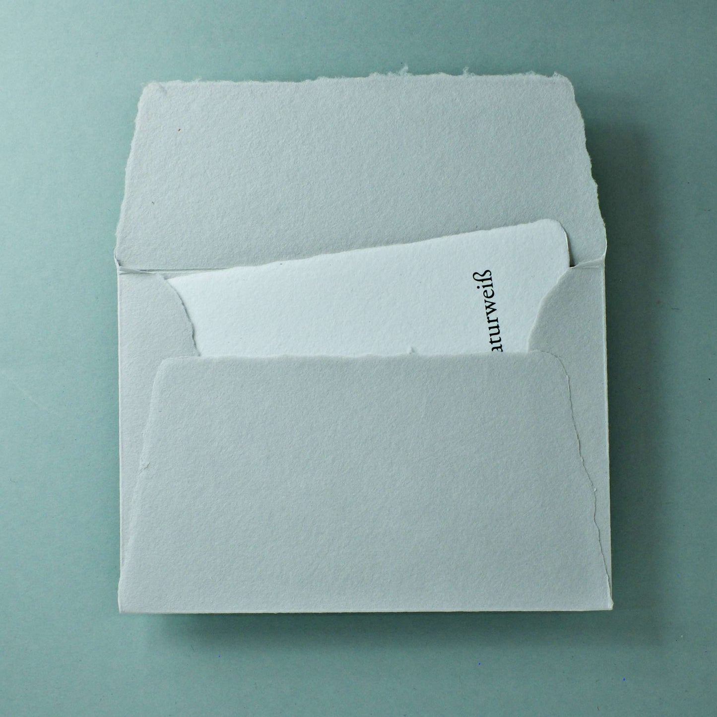 Büttenpapier-Umschlag B6 - Trapezlasche  - lichtgrau