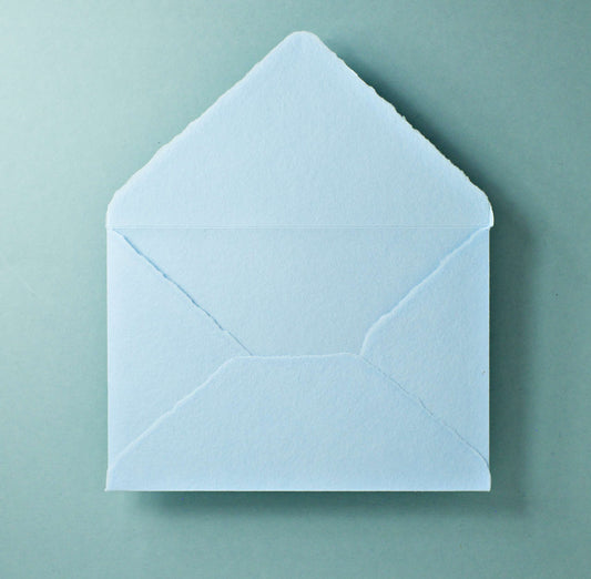 Büttenpapier-Umschlag - B6 - Dreieckslasche  - babyblau