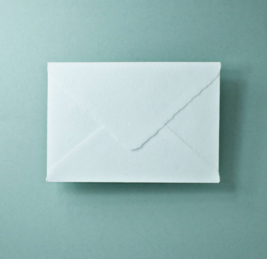 Büttenpapier-Umschlag B6 - Dreieckslasche  - naturweiß