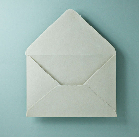 Büttenpapier-Umschlag B6 - Dreieckslasche  - sand