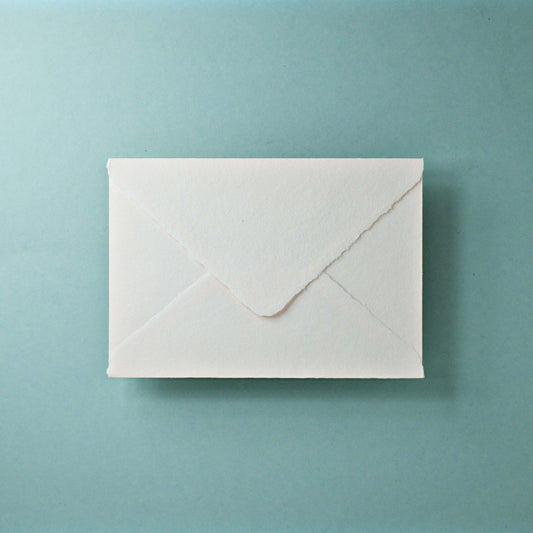 Büttenpapier-Umschlag C6 - Dreieckslasche - rosé