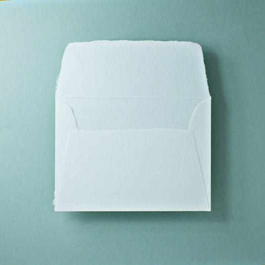 Büttenpapier-Umschlag C6 - Trapezlasche  -  naturweiß