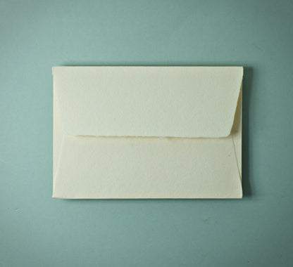 Büttenpapier-Umschlag C6 - Trapezlasche - elfenbein