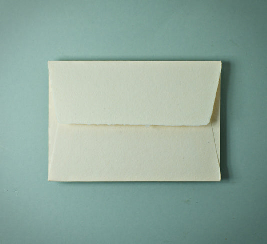 Büttenpapier-Umschlag C6 - Trapezlasche - elfenbein