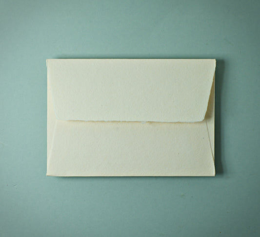 Büttenpapier-Umschlag C6 - Trapezlasche  -  elfenbein