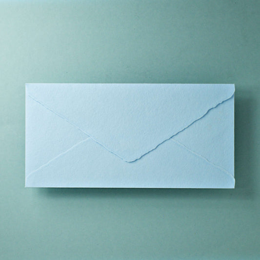 Büttenpapier-Umschlag DIN-lang - Dreieckslasche - babyblau